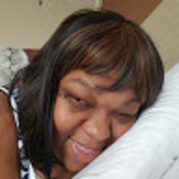 Meet your Posher, Cynthia godschild - Picture 1 of 1